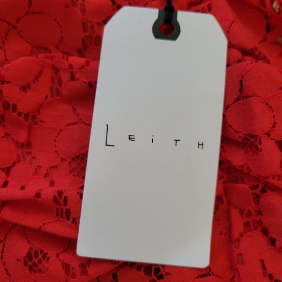 🌟 NWT LEITH Trendy Red Bloom Lace Mini-skirt Women's Size M Ruffles Side Zipper - Picture 2 of 8